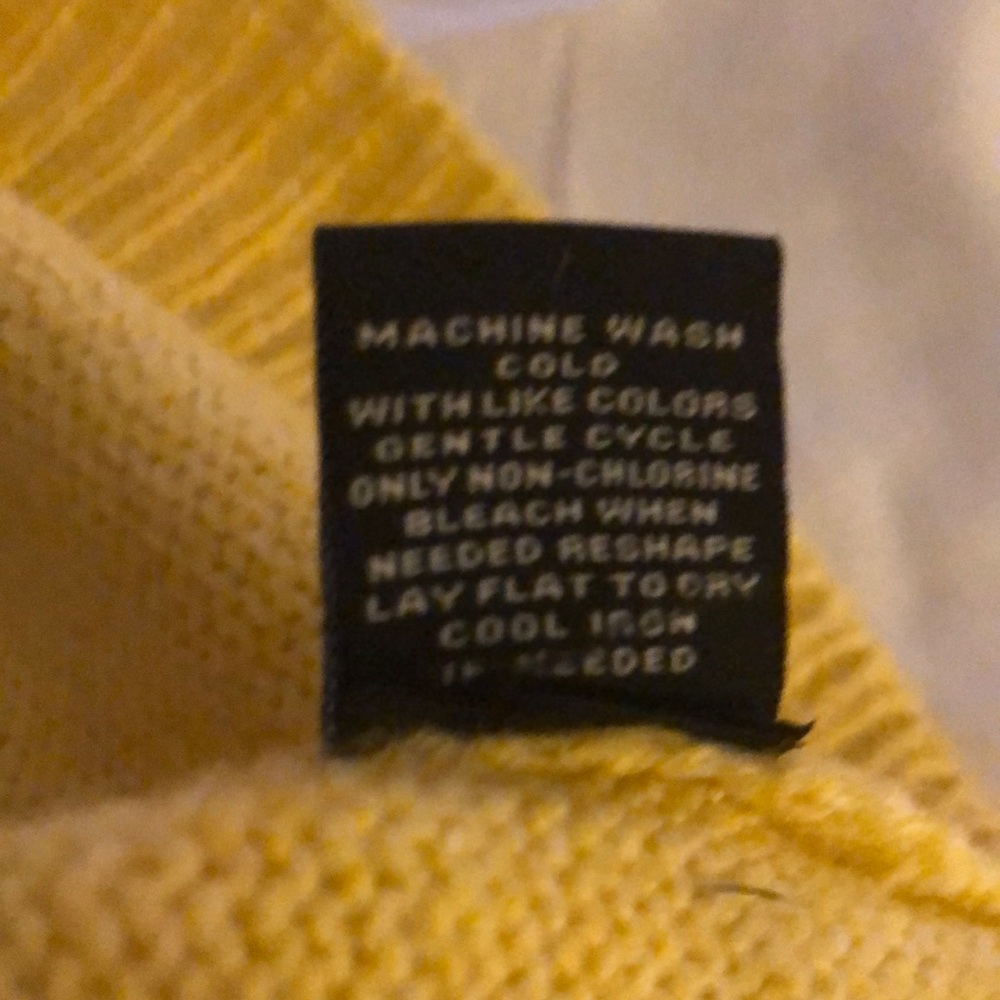 Sweater - Picture 5 of 6